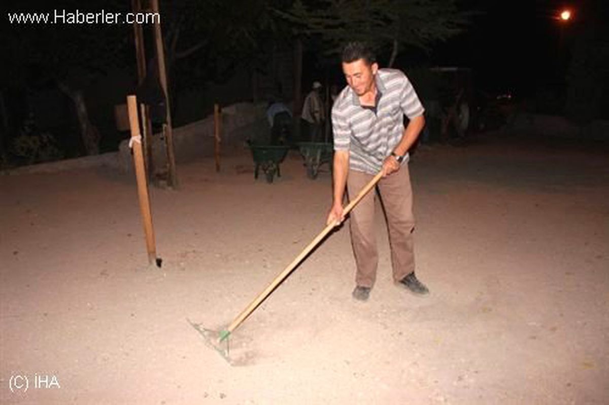 Nevşehir Belediye Ekipleri Gece de Çalışıyor