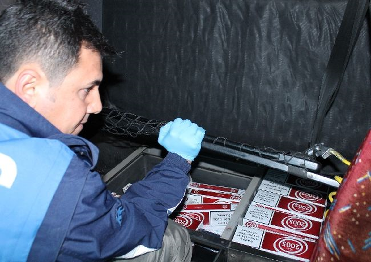 Boş Tırdan 13 Bin Paket Kaçak Sigara Çıktı