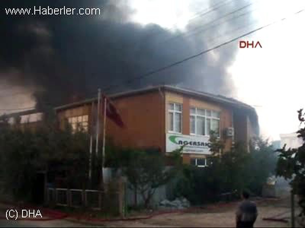 Bursa\'da Fabrika Yangını