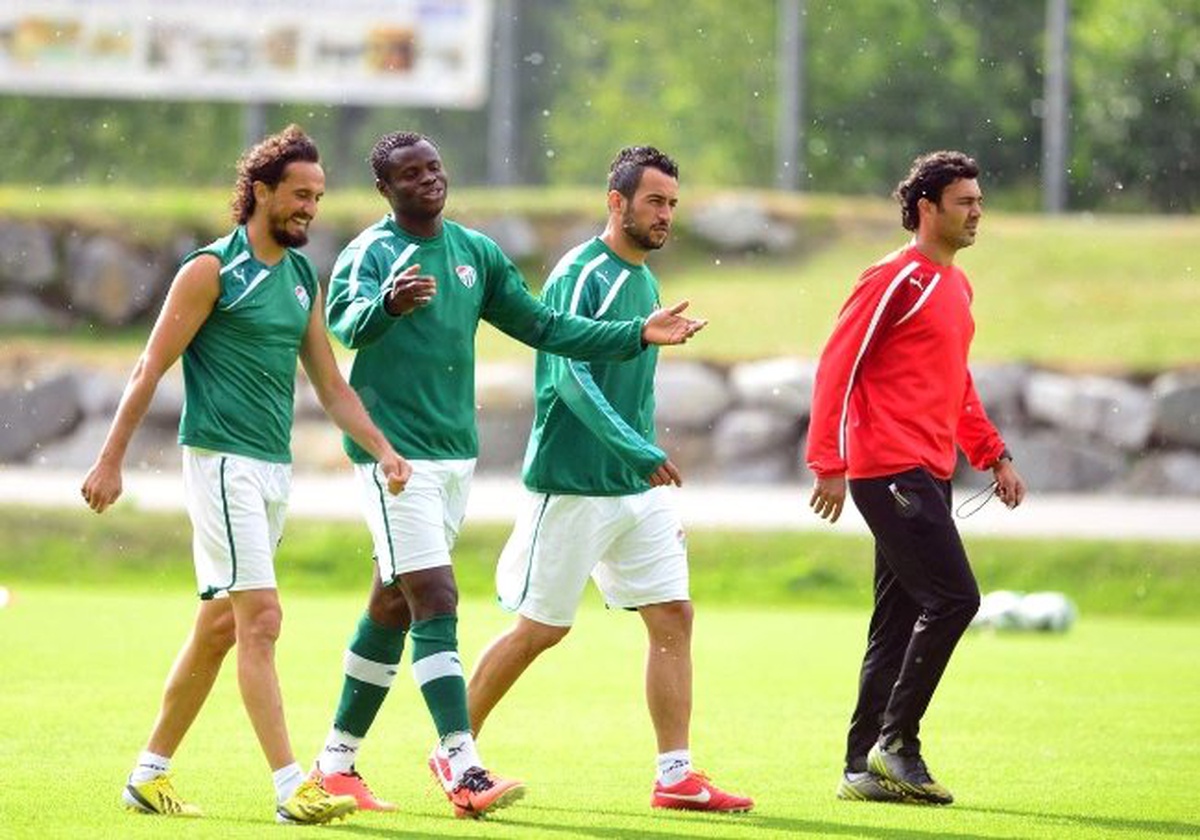 Bursaspor Yağmur Altında Çalıştı