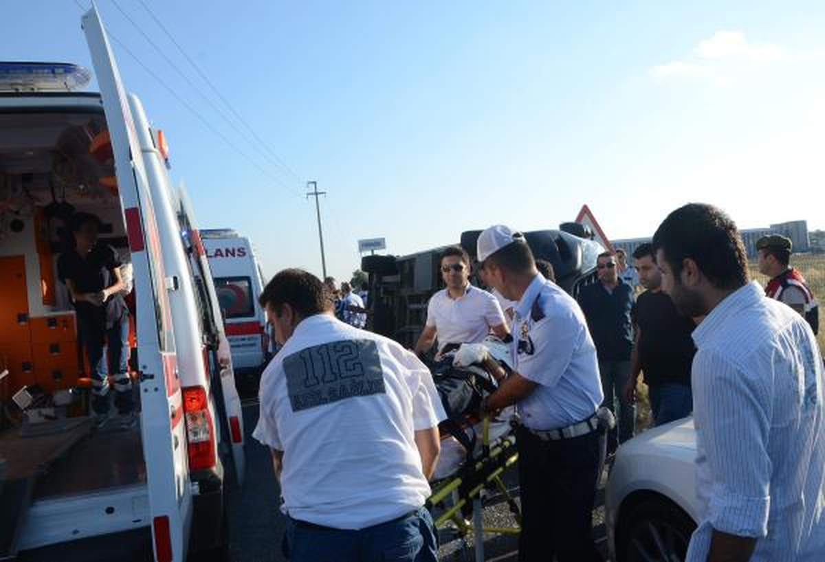 Çorlu\'da İşçi Servisi Kaza Yaptı: 11 Yaralı