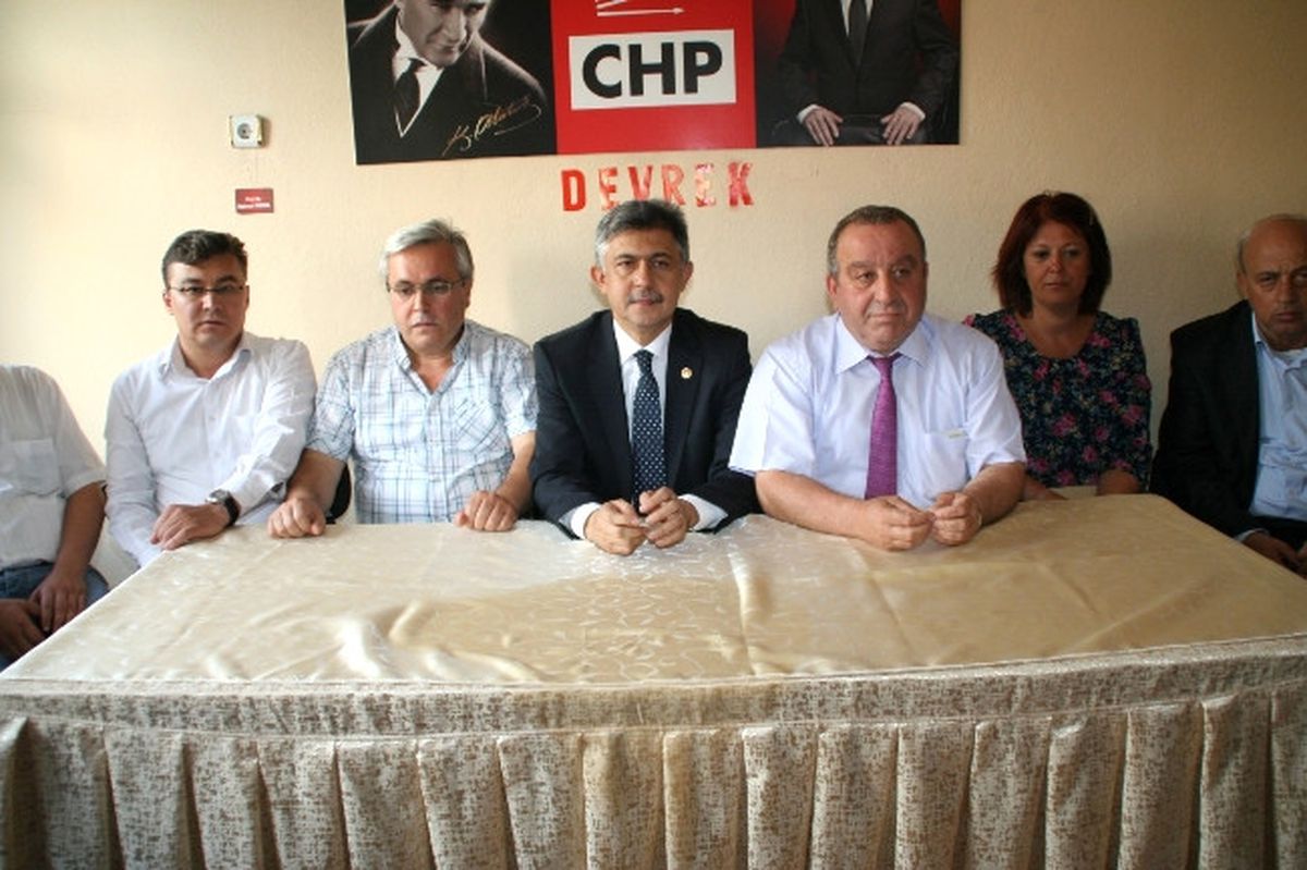 Devrek\'te CHP\'nin Yeni Başkanı Partililerle Bir Araya Geldi