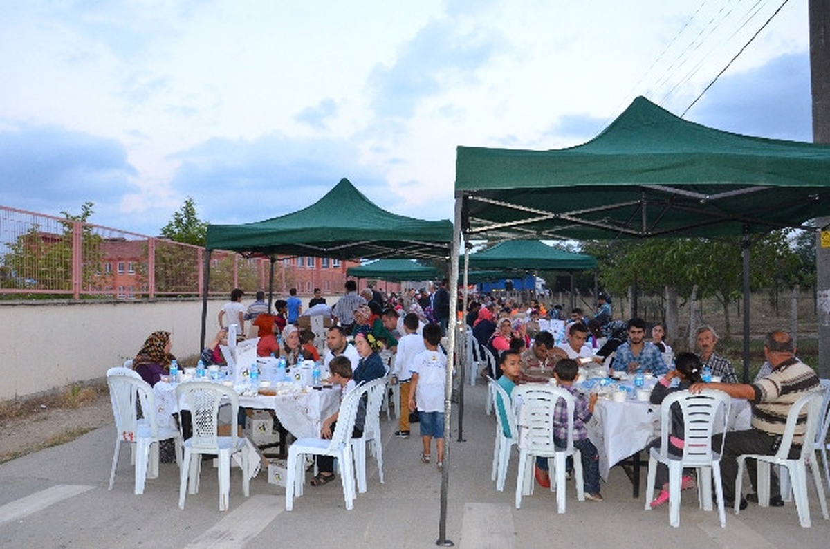 Düzce Belediyesi Mahalle İftarları Komşuluğu Pekiştiriyor