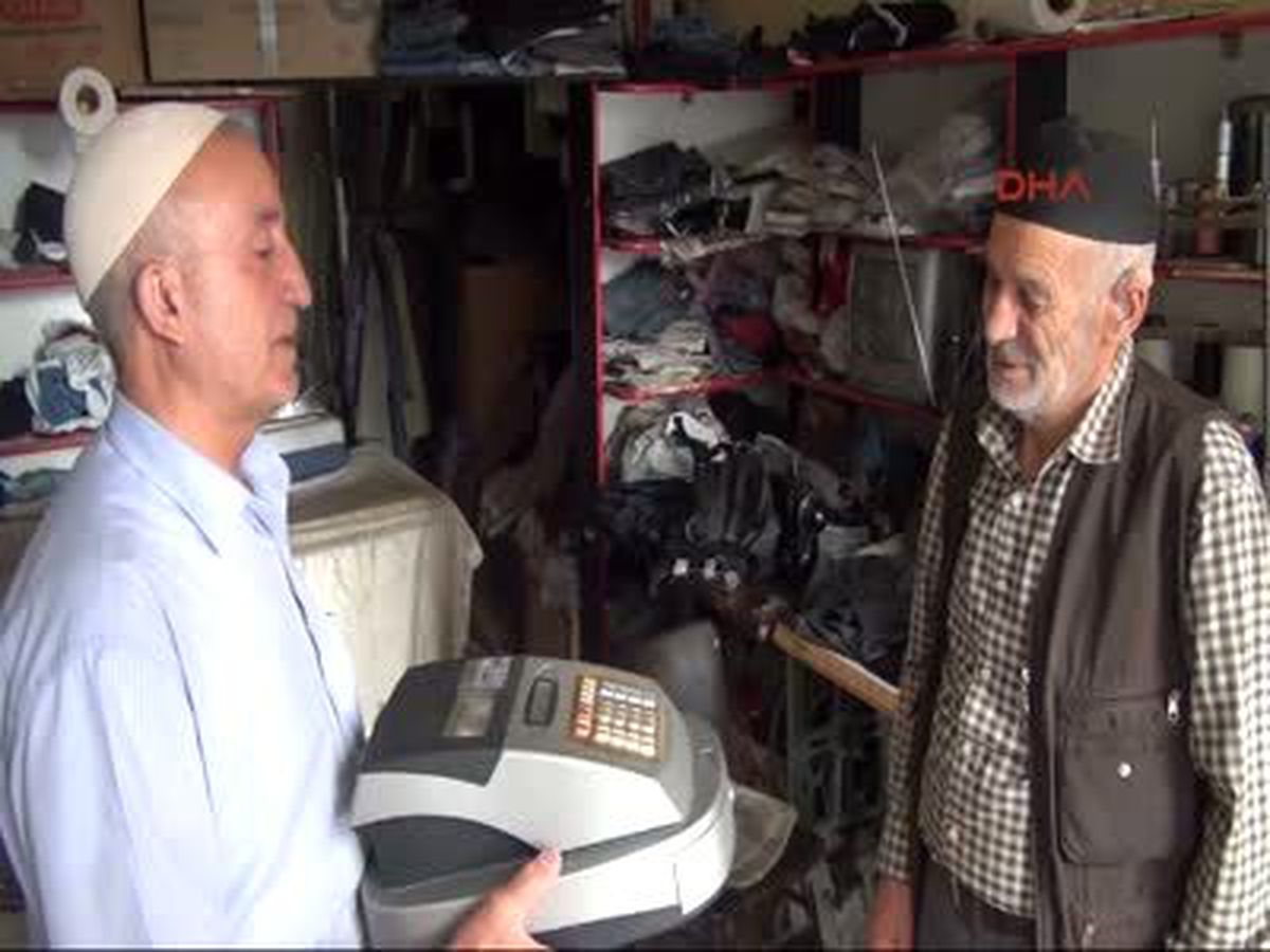Erzurum İçerisinde Para ve Altın Olan Kasayı Sahibine Teslim Etti