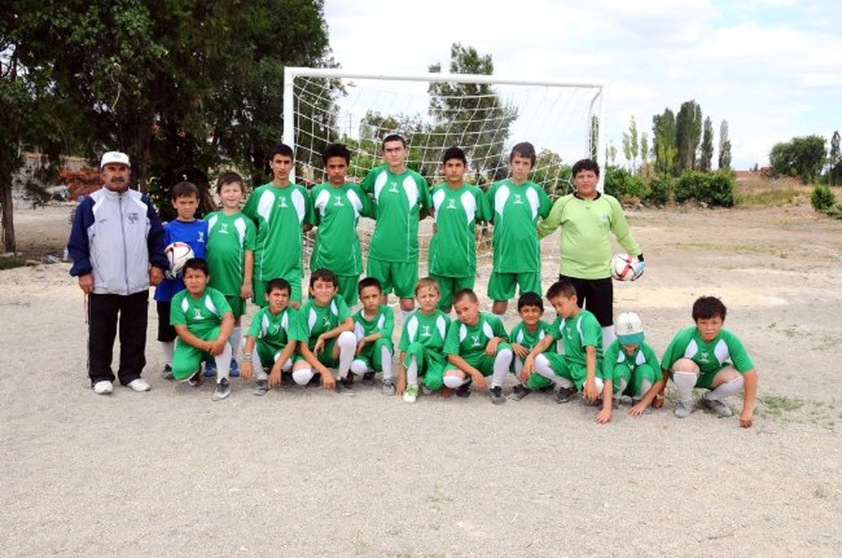 Esentepeli Çocuklar İçin Futbol Okulu Açıldı
