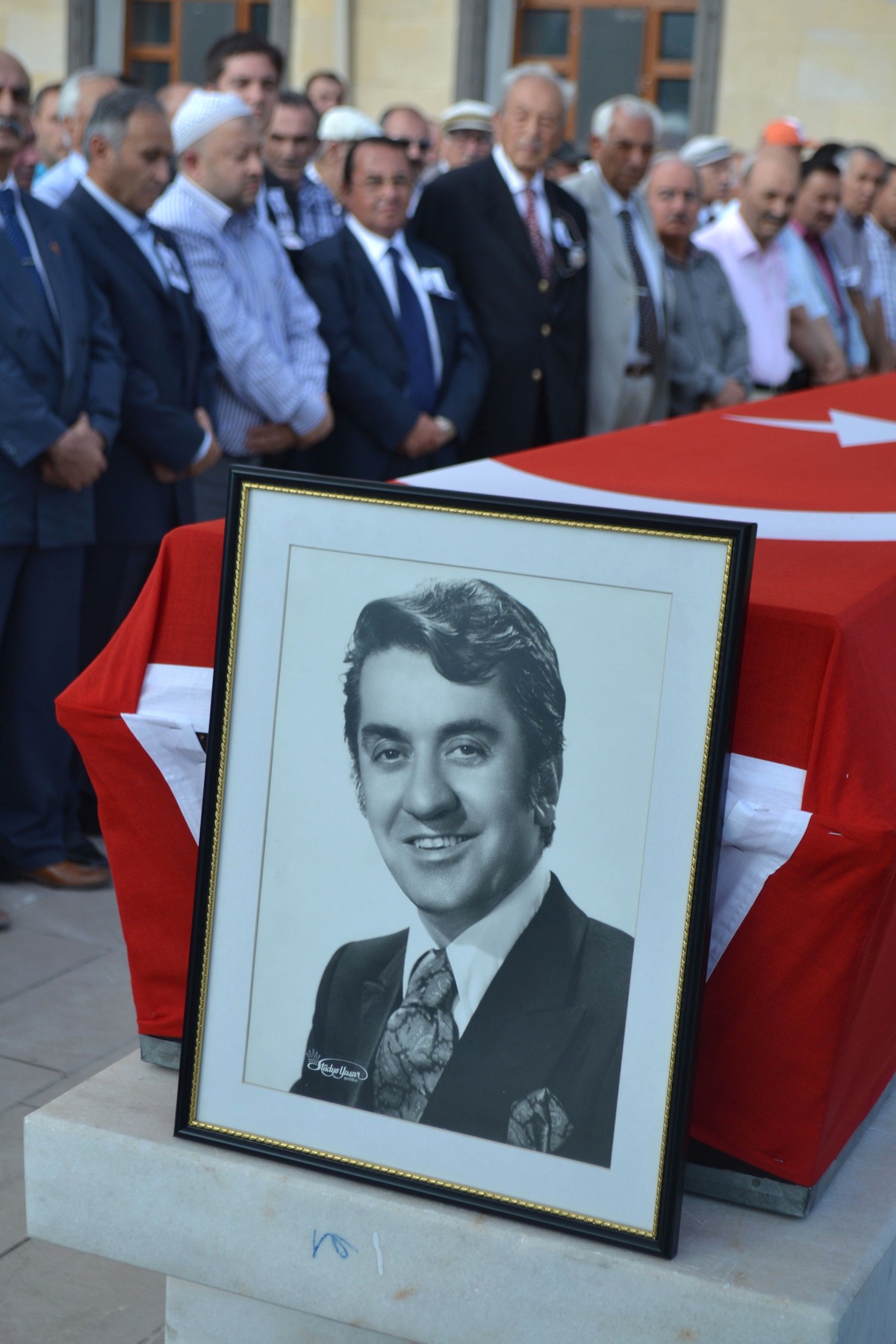 Eski Bakan Ok İçin Meclis\'te Cenaze Töreni Düzenlendi