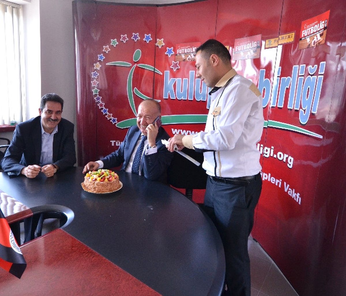 Gültekin Gencer\'e Doğum Günü Sürprizi