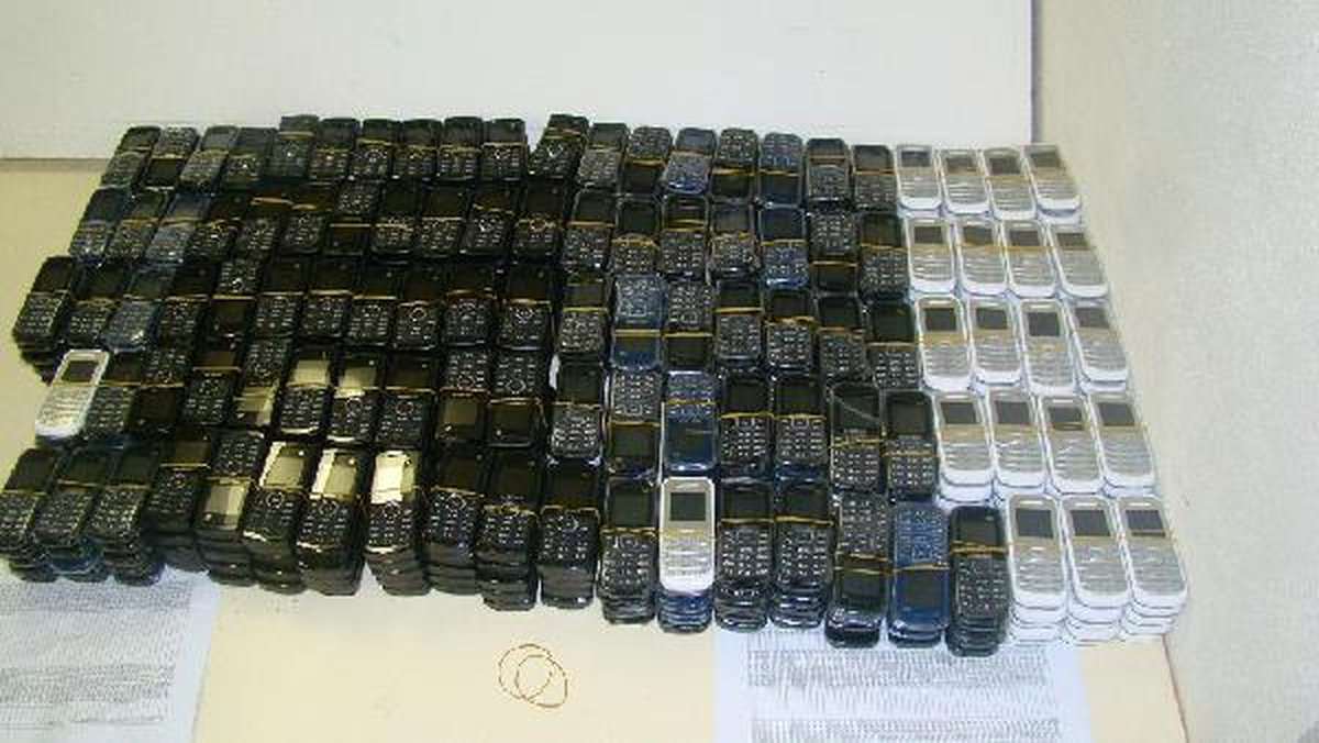Gümrükte 2 Bin 499 Cep Telefonu Ele Geçirildi