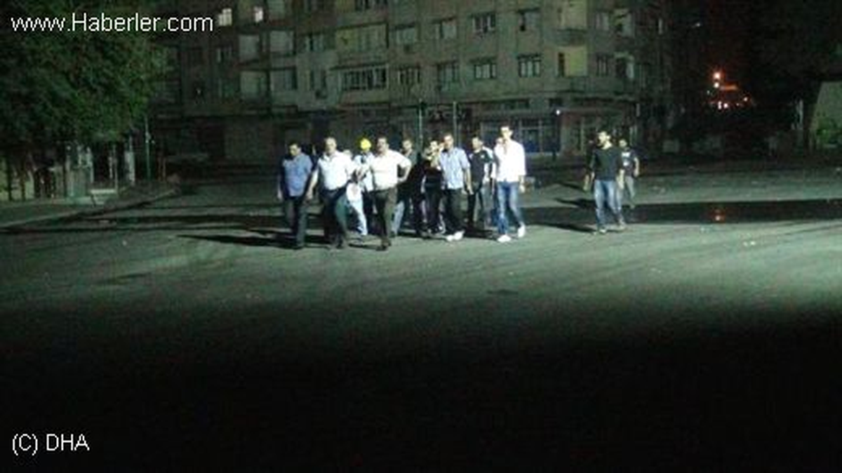 Hatay\'daki Gösterilerde Olaylar Çıktı