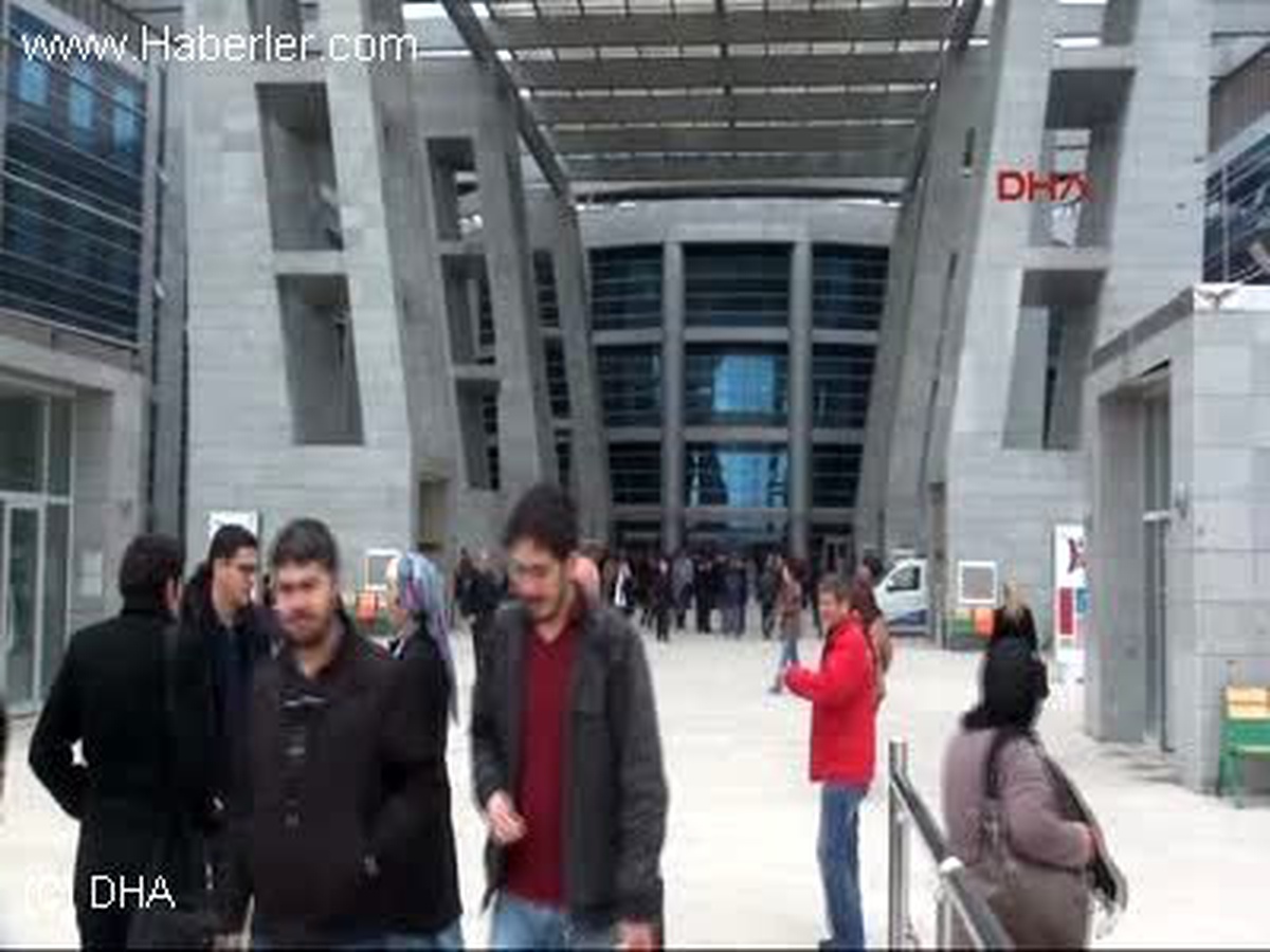 Hırsızın Arsızı Dünyanın En Büyük Adliyesine Dadandı