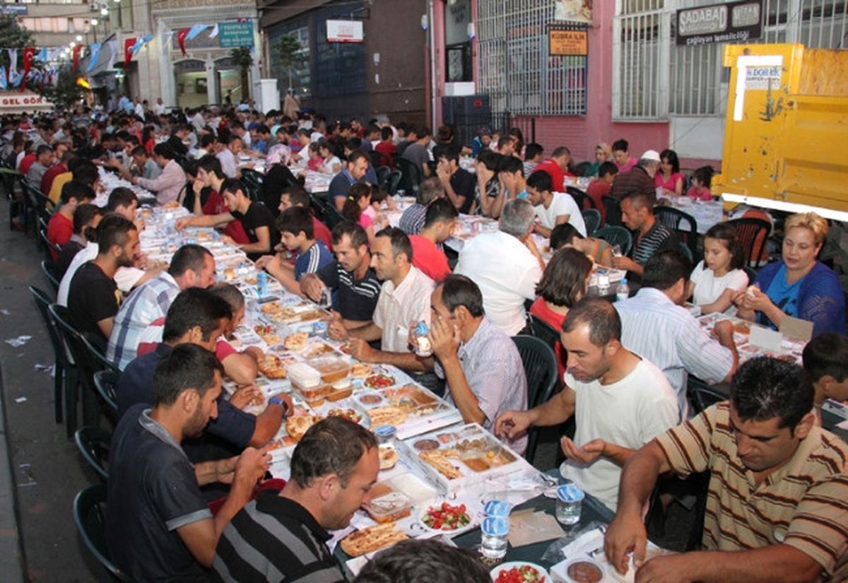 Kağıthane\'de İftar Coşkusu