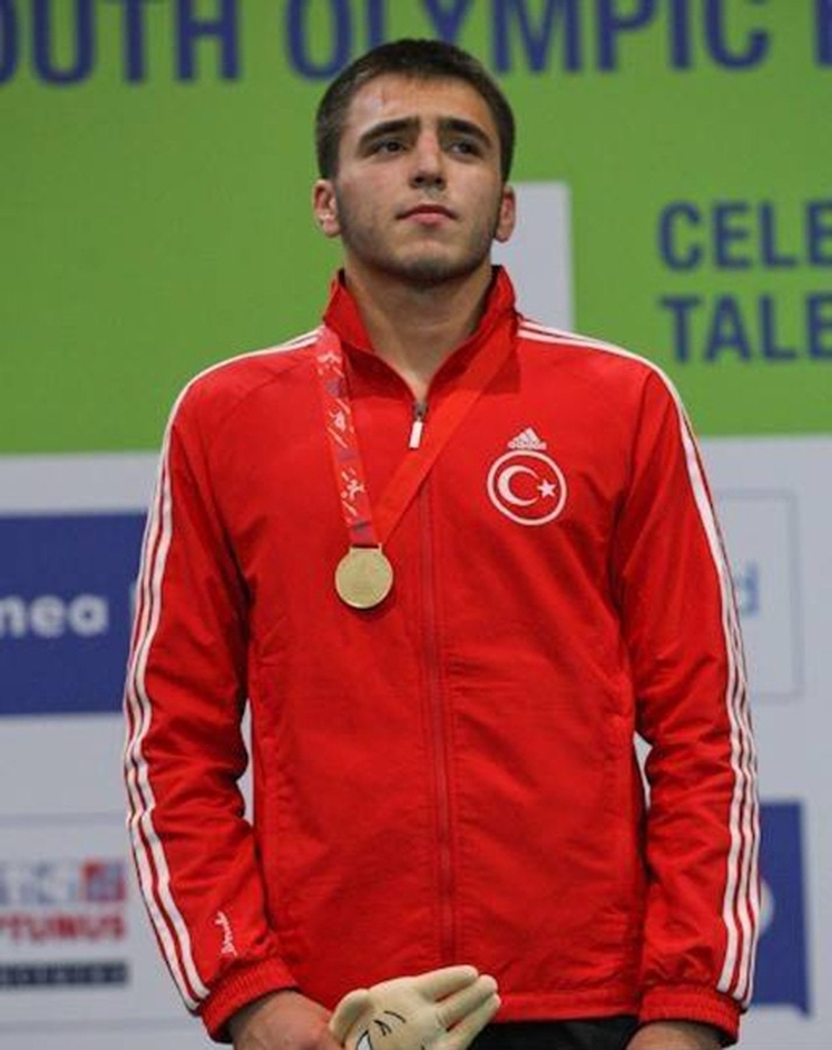 Kağıtsporlu İslam Hollanda\'dan Altınla Döndü