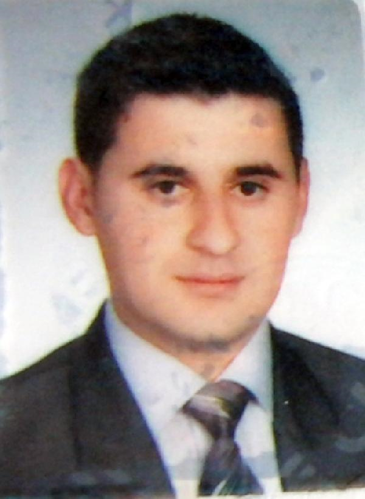 Kavşaktan Hızla Çıkınca Orta Refüje Çarpıp Öldü