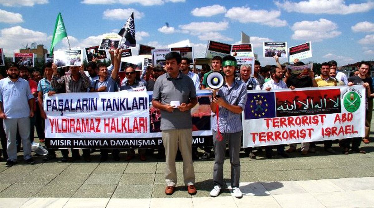 Kocatepe Camisi\'nde Mısır Eylemi
