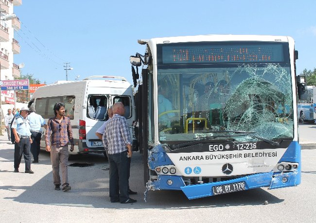 Kontrolden Çıkan Otobüs Kaza Yaptı: 1 Ölü, 4 Yaralı