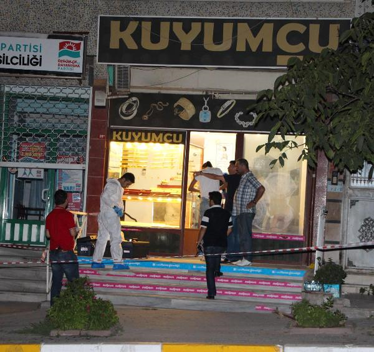 Maskeli 2 Kişinin Kuyumcu Baskını: 2 Ölü