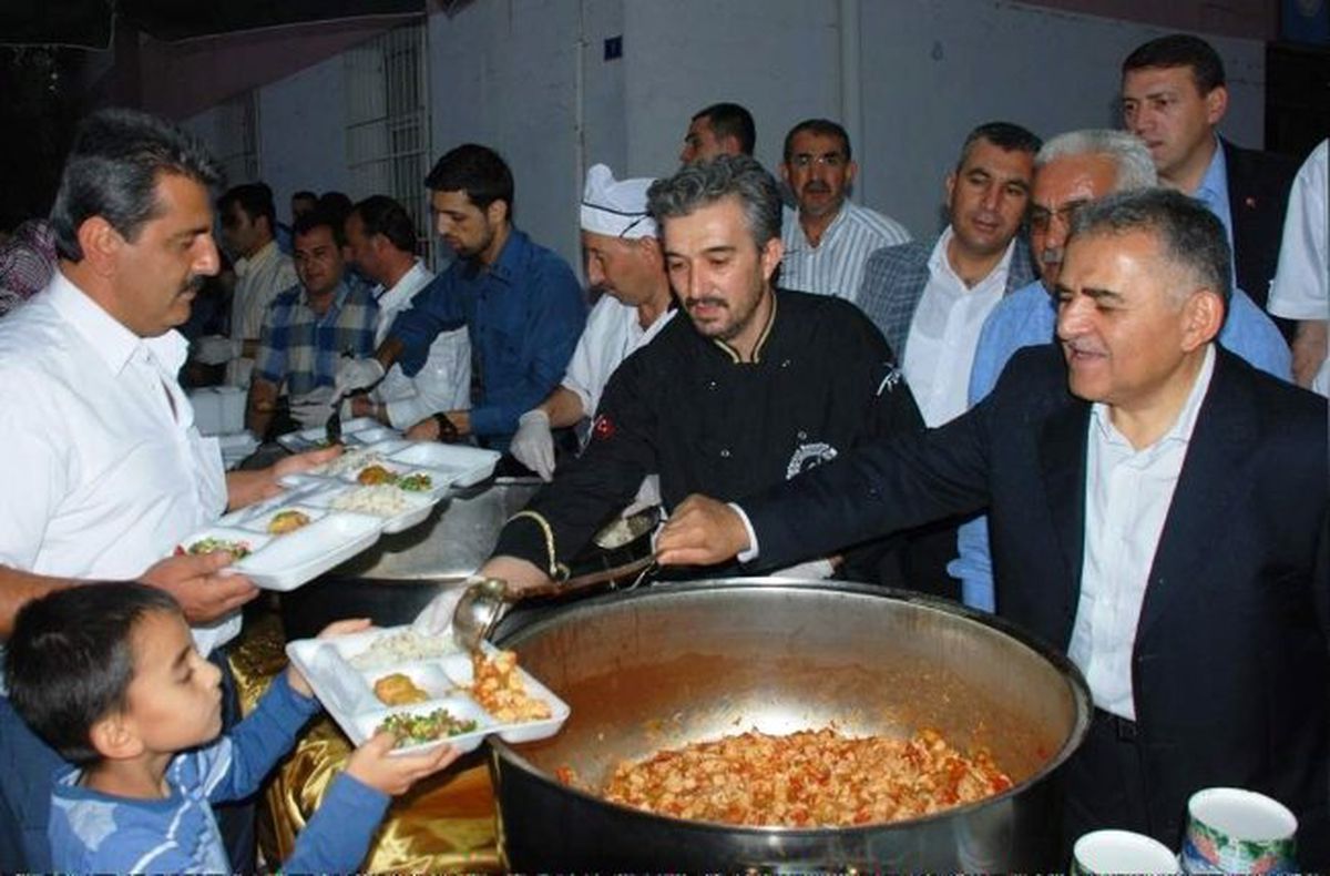 Melikgazi Belediyesinden Bin Kişilik İftar Sofrası