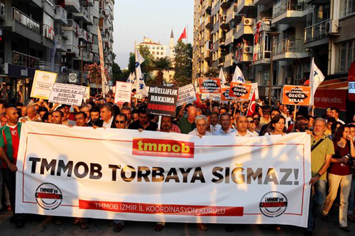 Mimar ve Mühendisler Yasaya Karşı Yürüdü
