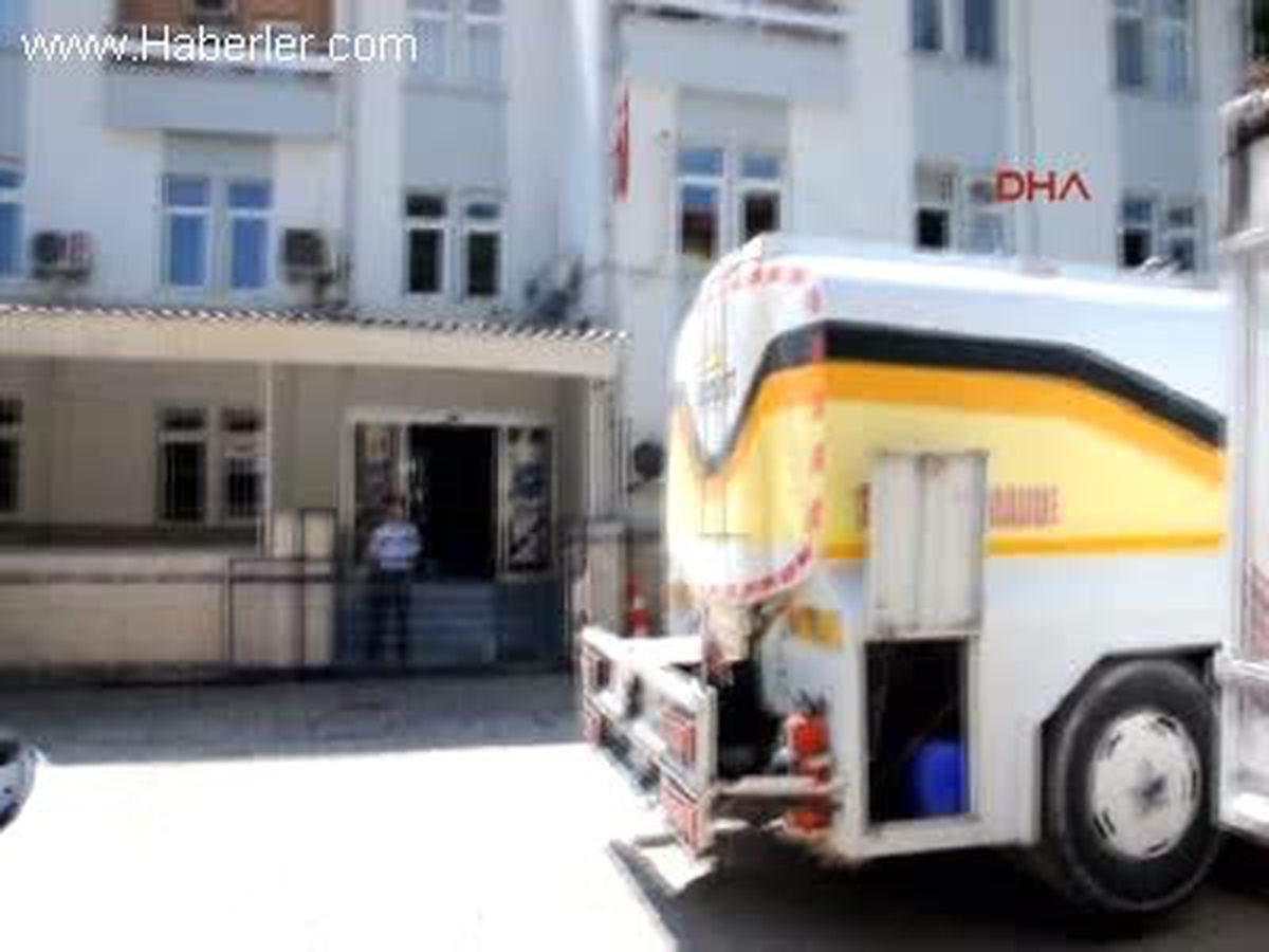 Minibüste Bin 950 Litre Kaçak Akaryakıt Ele Geçirildi