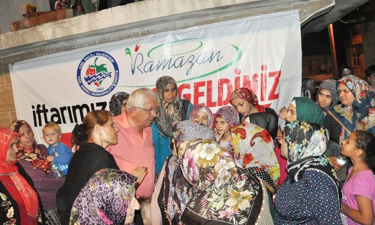 Ömerli Mahllesi Sakinleri İftarda Bir Araya Geldi