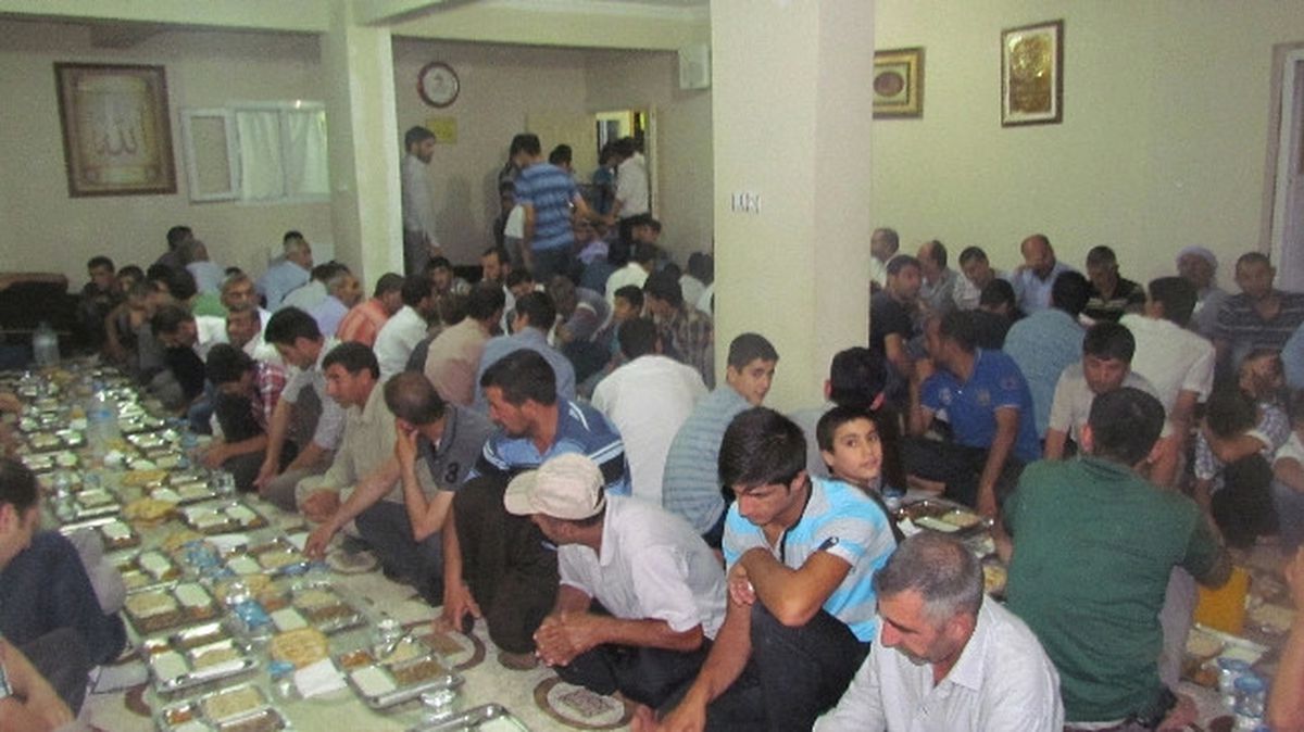 Siverek İkra-Der\'den İftar Yemeği
