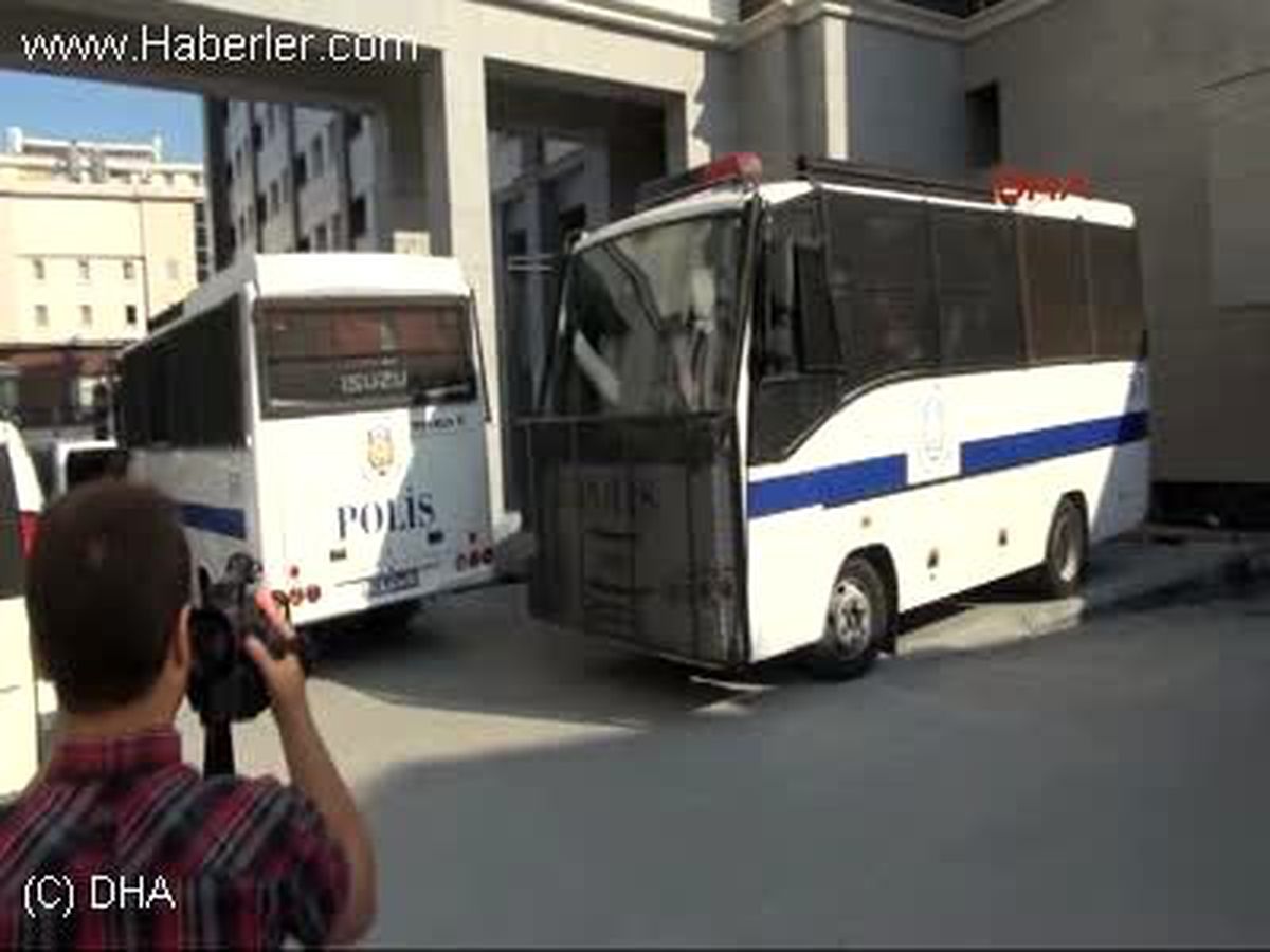 Gezi Parkı Gözaltıları Adliyeye Sevk Edildi