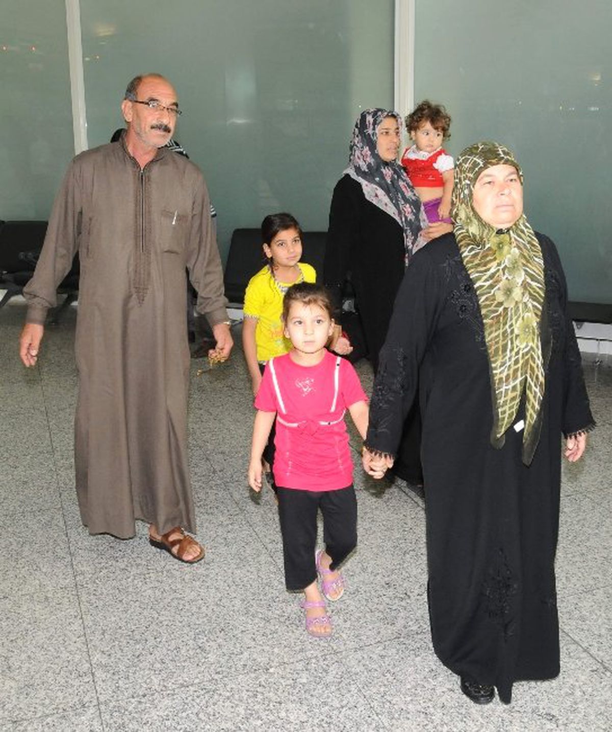 Suriyeli Aile Havalimanında Mahsur Kaldı