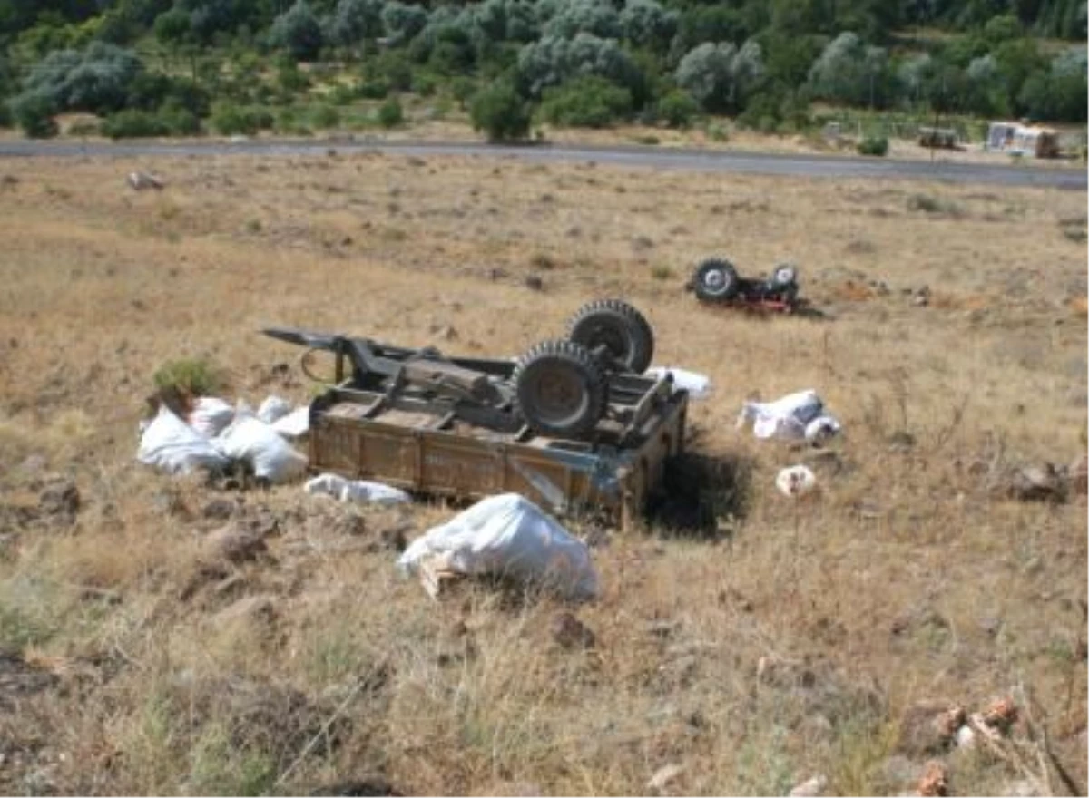 Traktör Şarampole Yuvarlandı: 1 Ölü, 3 Yaralı