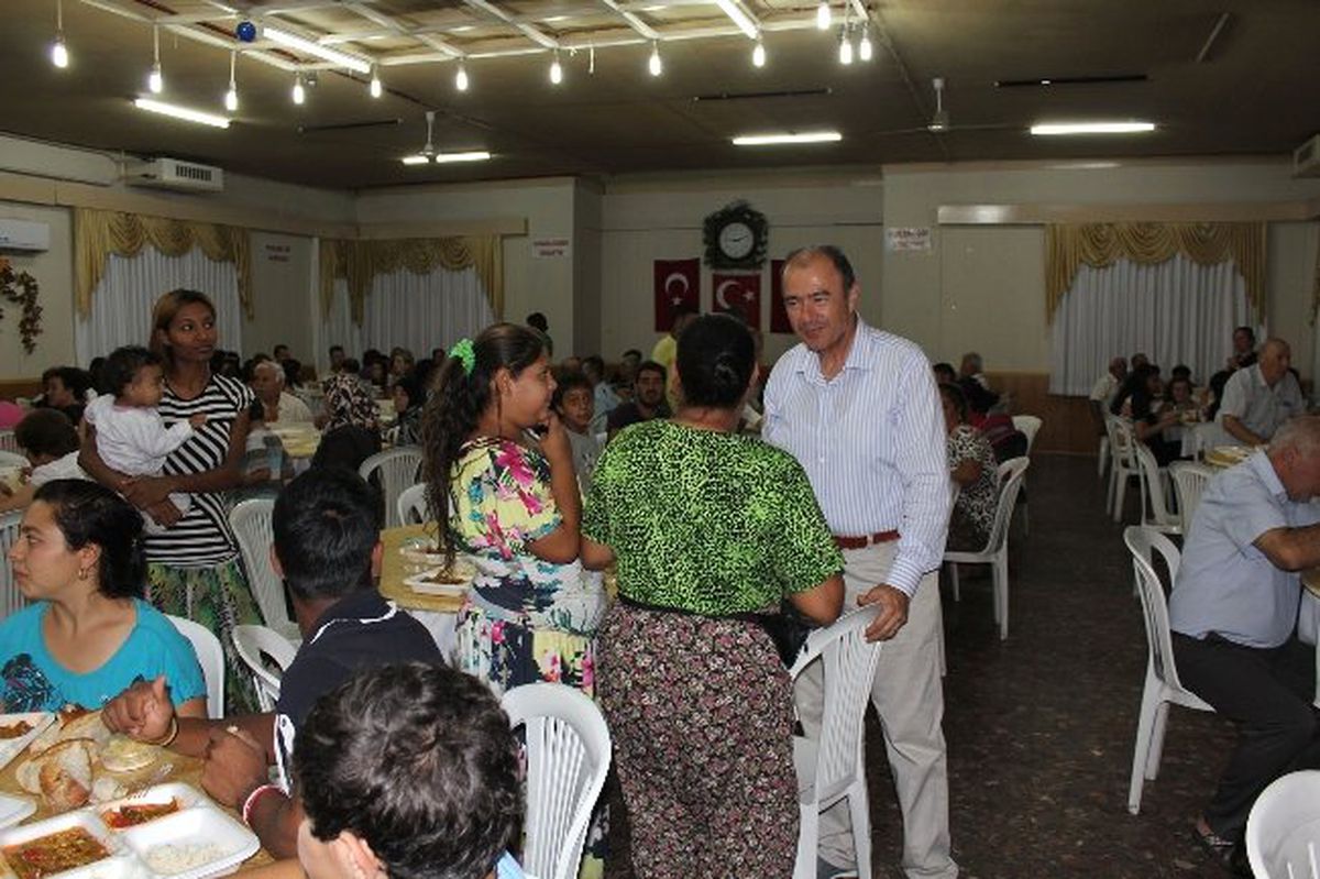 Urla Belediyesi İftar Sofralarında Buluşturmaya Devam Ediyor