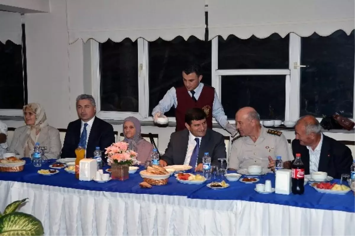 Vali Mayda Şehit Aileleri ve Gazilere İftar Yemeği Verdi