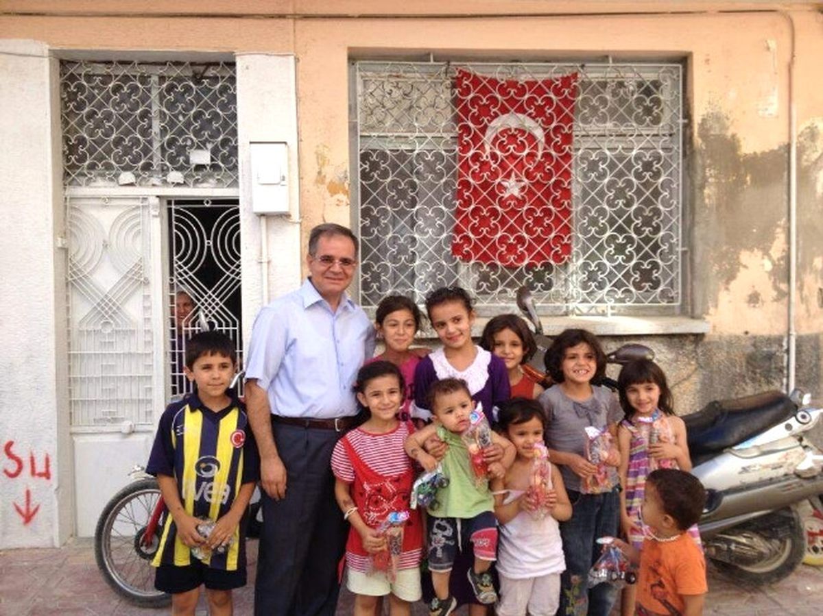 Vali Tapsız, Çocuklara Oyuncak Dağıttı