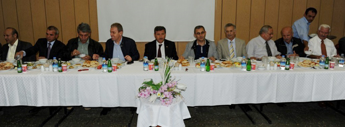 Vali Yılmaz, Özel İdare Personeliyle İftara Katıldı