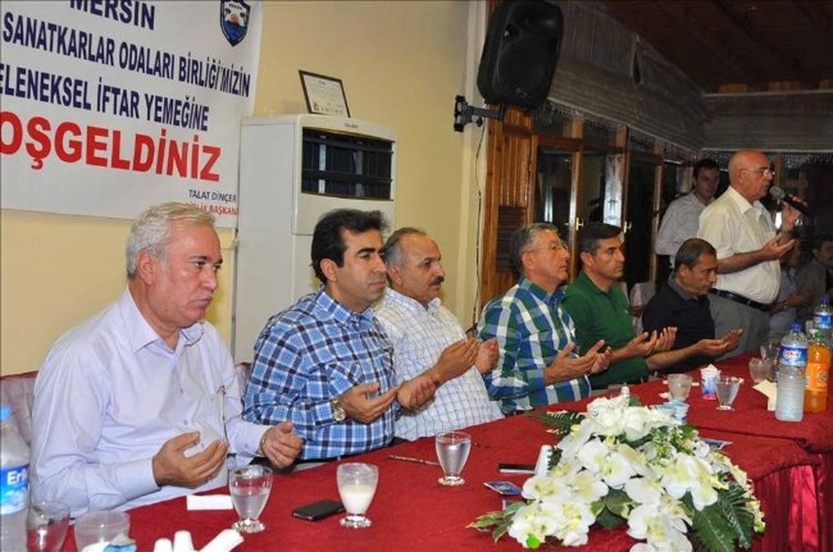 Valigüzeloğlu İftar Yemeklerinde Esnaf ile Buluşmaya Devam Ediyor