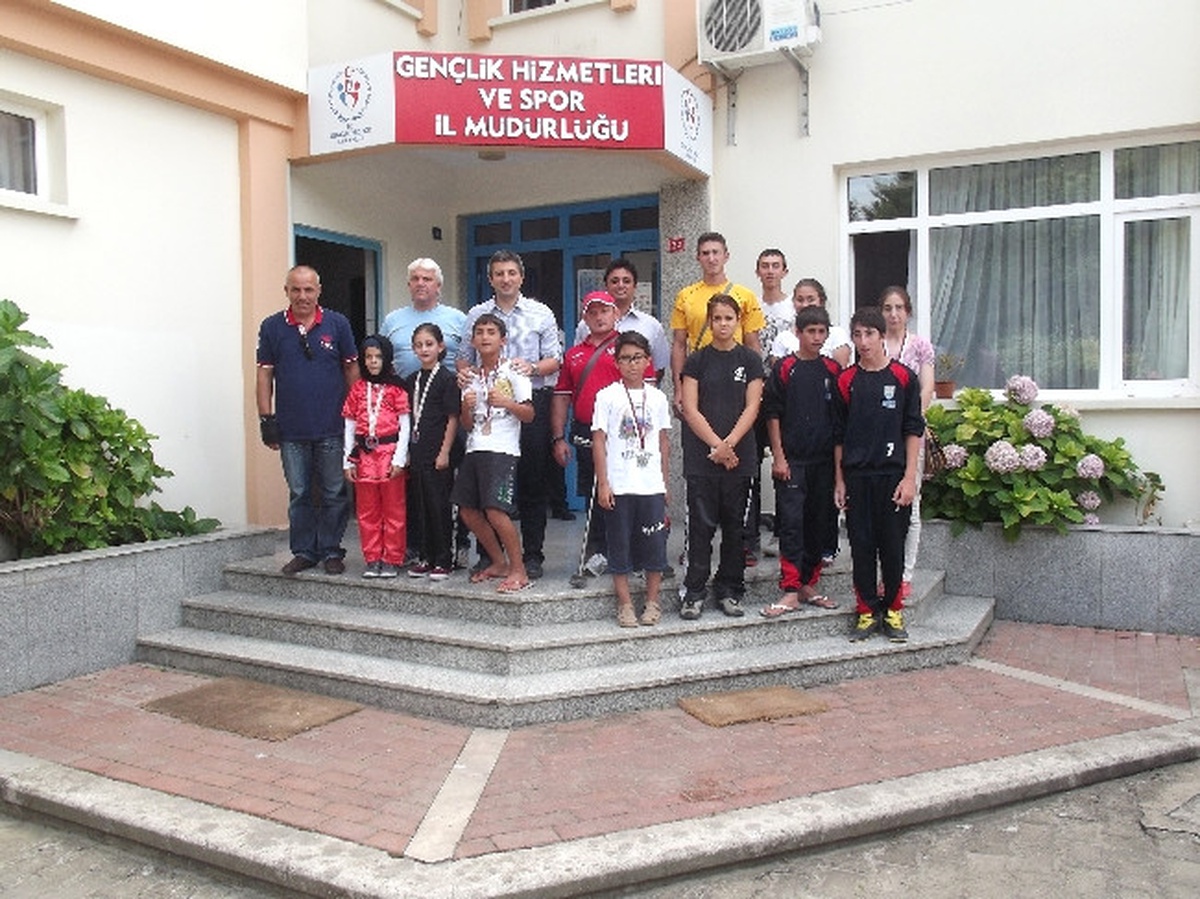 Wushu Sporcularından Mete\'ye Teşekkür Ettiler