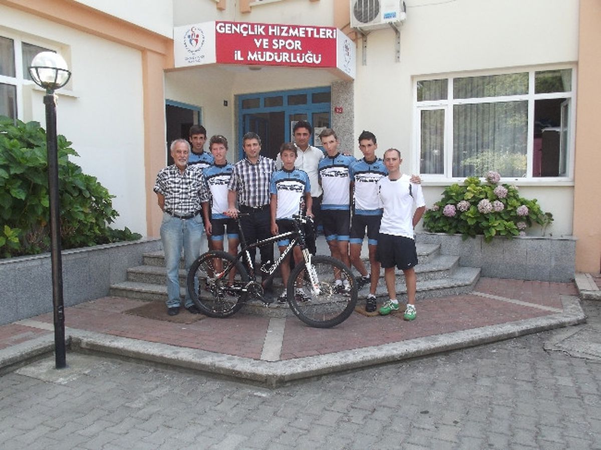Yalovalı Bisikletçiler Bursa\'da Pedal Çevirecekler