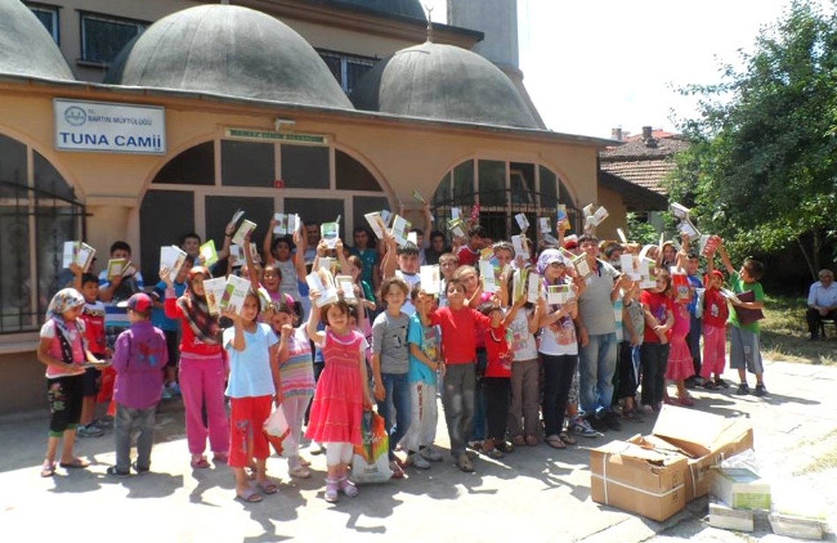 Yaz Kuran Kursu Öğrencilerine Kitap