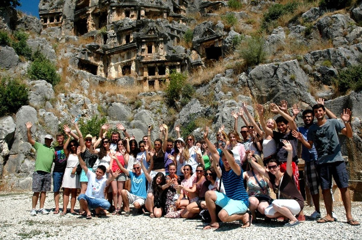 17 Ülkeden 38 Genç Myra\'da Tarihe Dokundu