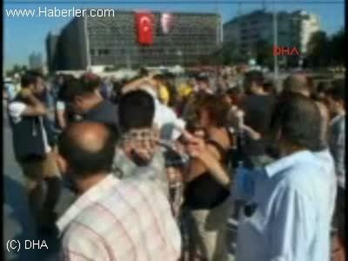 3g 3polis, Gezi Parkı\'na Girişe İzin Vermiyor
