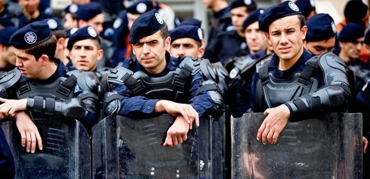 3g 4polis, Gezi Parkı\'na Girişe İzin Vermiyor