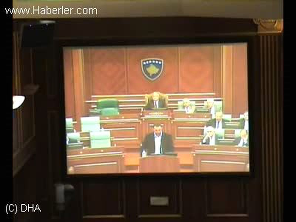 Af Yasasının İptali İçin İmzalar Kosova Cumhurbaşkanı Yahyagay\'a Teslim Edildi