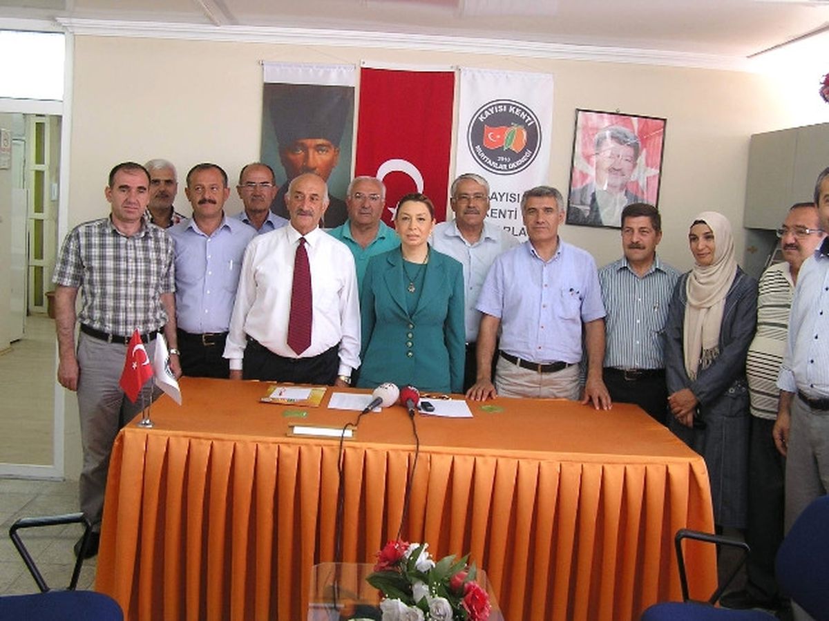 AK Parti Milletvekili Çalık, Muhtarlar Derneği\'ni Ziyaret Etti