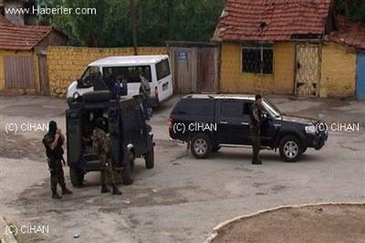 Şafak Operasyonunda Gözaltına Alınanlardan 11\'i Tutuklandı