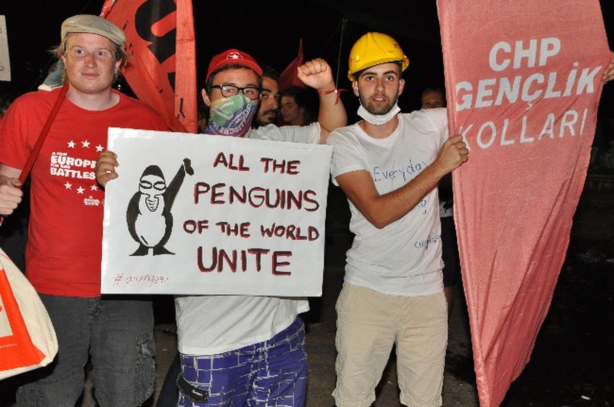 Avrupalı Genç Sosyalistler Gezi Parkı\'na Destek İçin Yürüdü