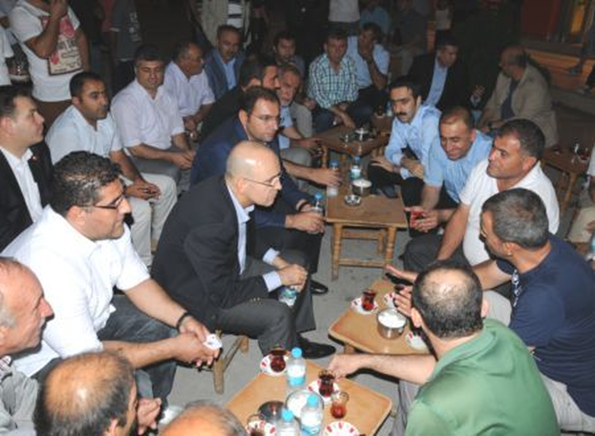 Bakan Şimşek, Öğretmenler ve Aileleriyle İftar Açtı