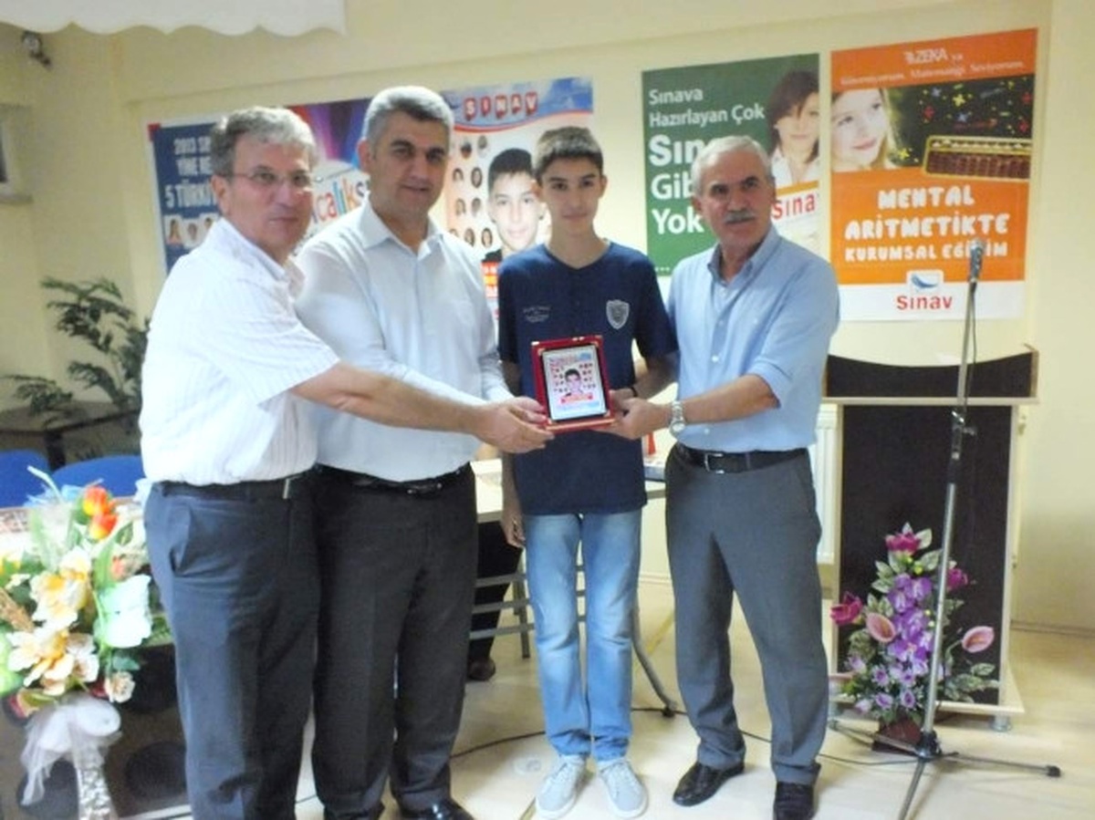 Bozüyük Sınav Dershanesi\'nde Ödül Töreni
