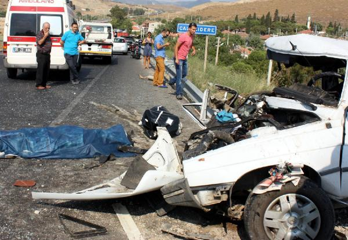 Cenaze Dönüşü Kaza: 3 Ölü, 1 Yaralı