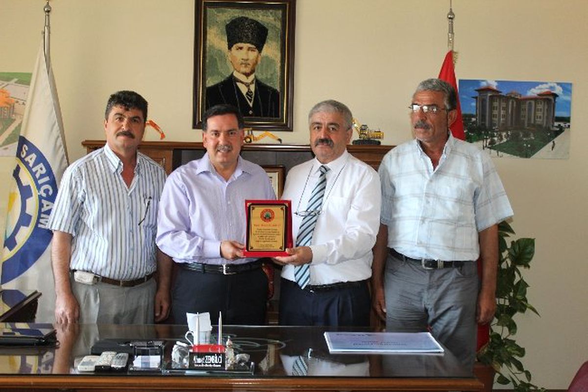 Emeklilerden Zenbilci\'ye Teşekkür Plaketi