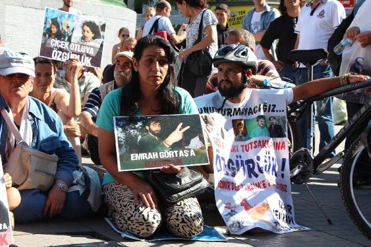 Gezi Tutukluları İçin Oturma Eylemi
