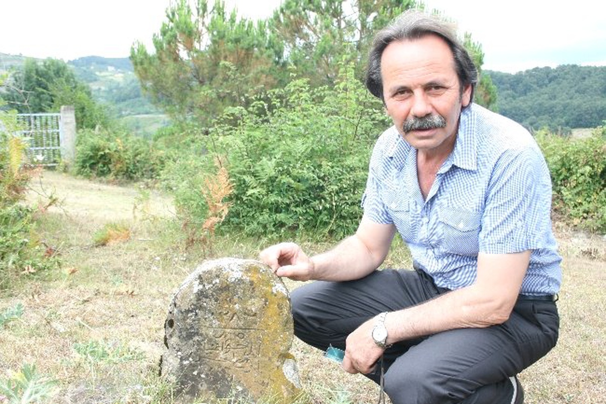 Gökçebey\'de 144 Yıllık Tarihi Mezar