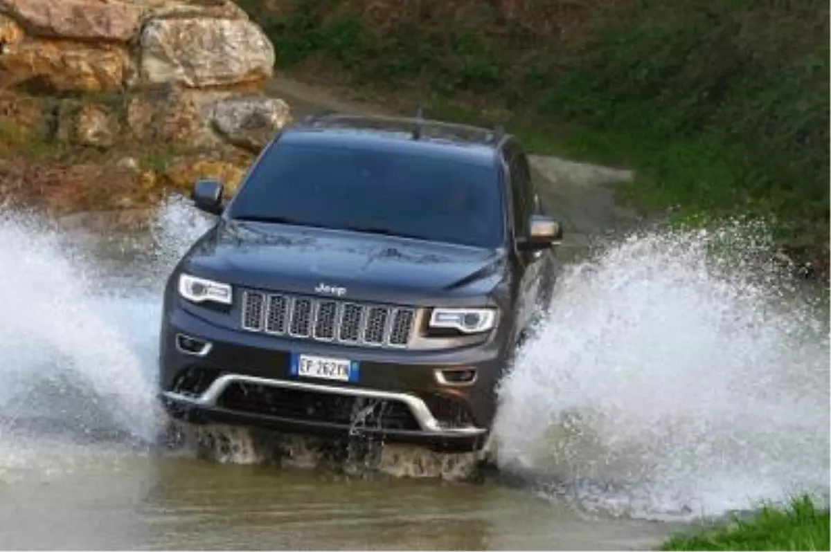 Jeep Grand Cherokee Yenilenen Yüzüyle Türkiye\'de!